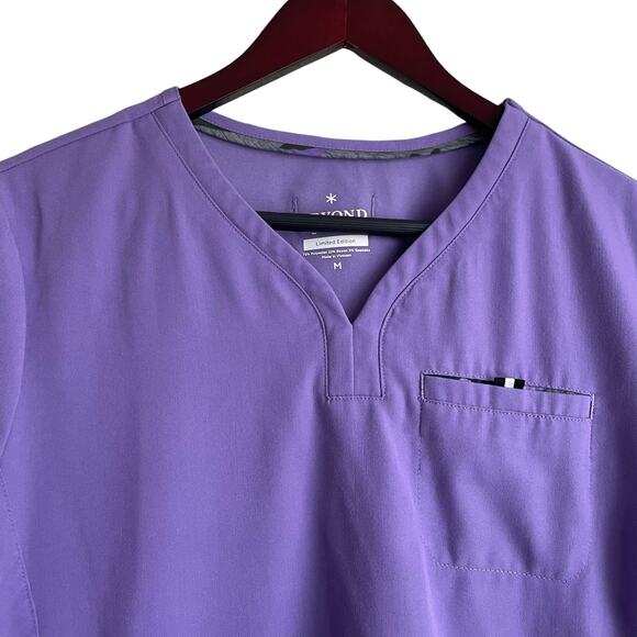 Beyond‎ Scrubs Women Top M Purple Medical Uniform Nurse Workwear Dental Casual - Picture 8 of 9